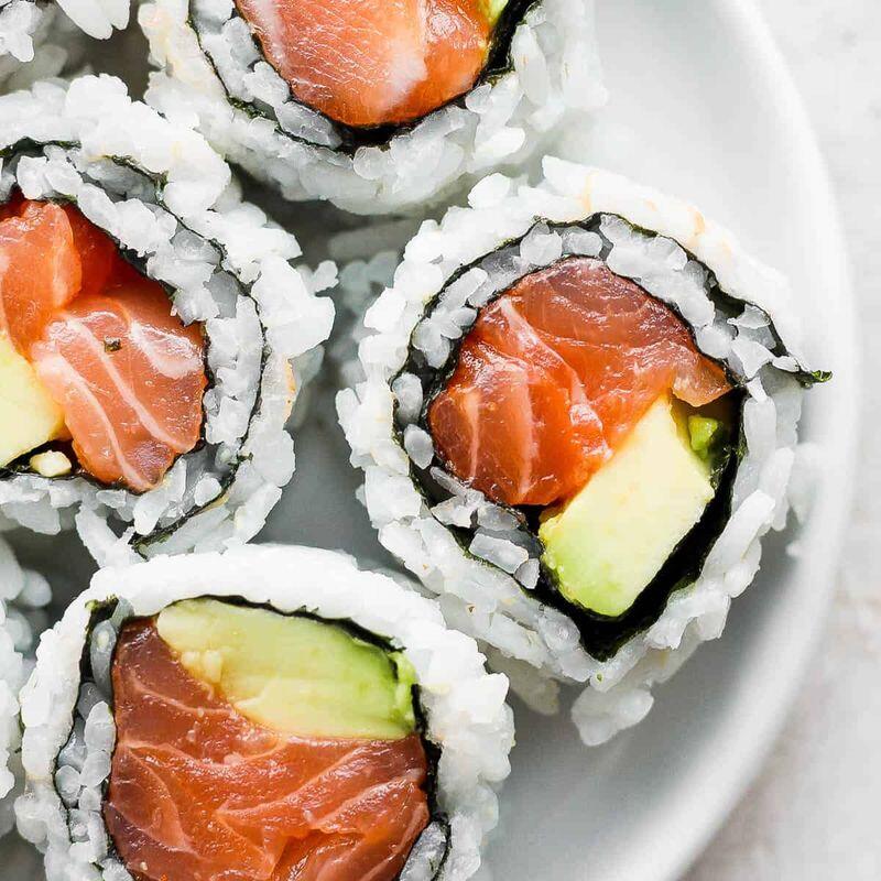 Salmon Avo Roll(6)