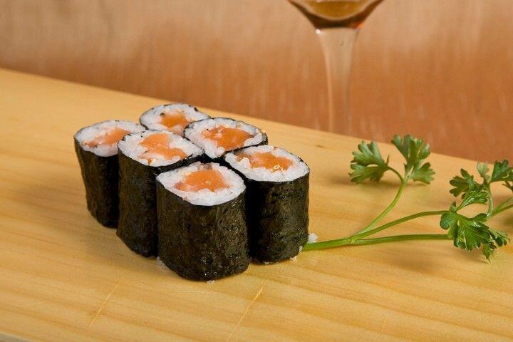 Salmon Roll(6)